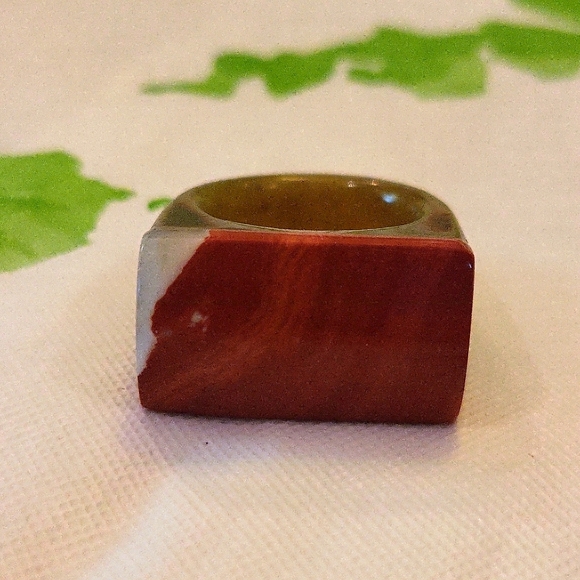 Size 10 Agate Ring - Picture 1 of 4